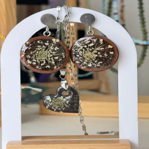 Conjunto «Encaje de la Reina» — Pendientes, Colgante y Anillo